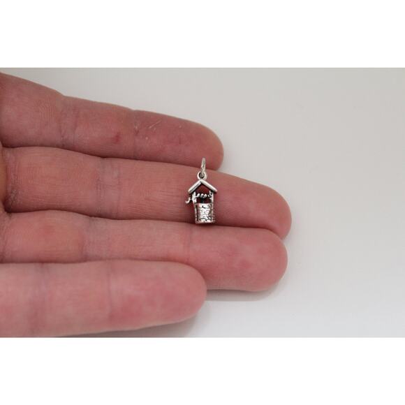 Sterling Silver Oxidized Wishing Well Charm - Picture 2 of 4